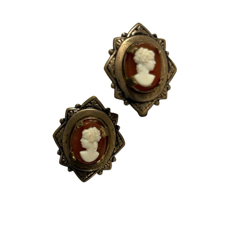 VTG Cameo Screw Back Earrings Brass Tone Victorian‎ Revival Dainty MCM Ornate